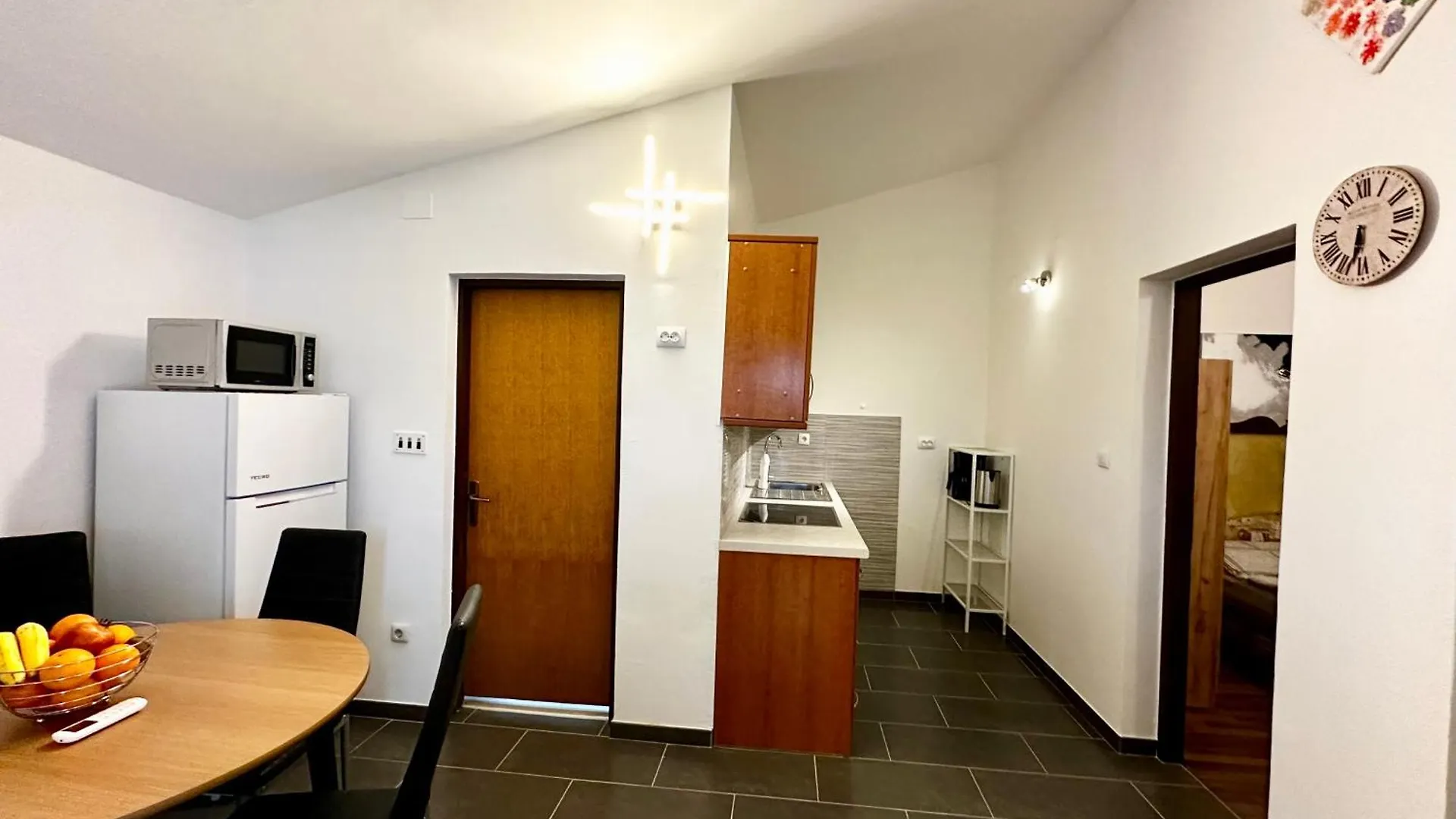 Cozy Apartment Nelo Near The Beach Vir